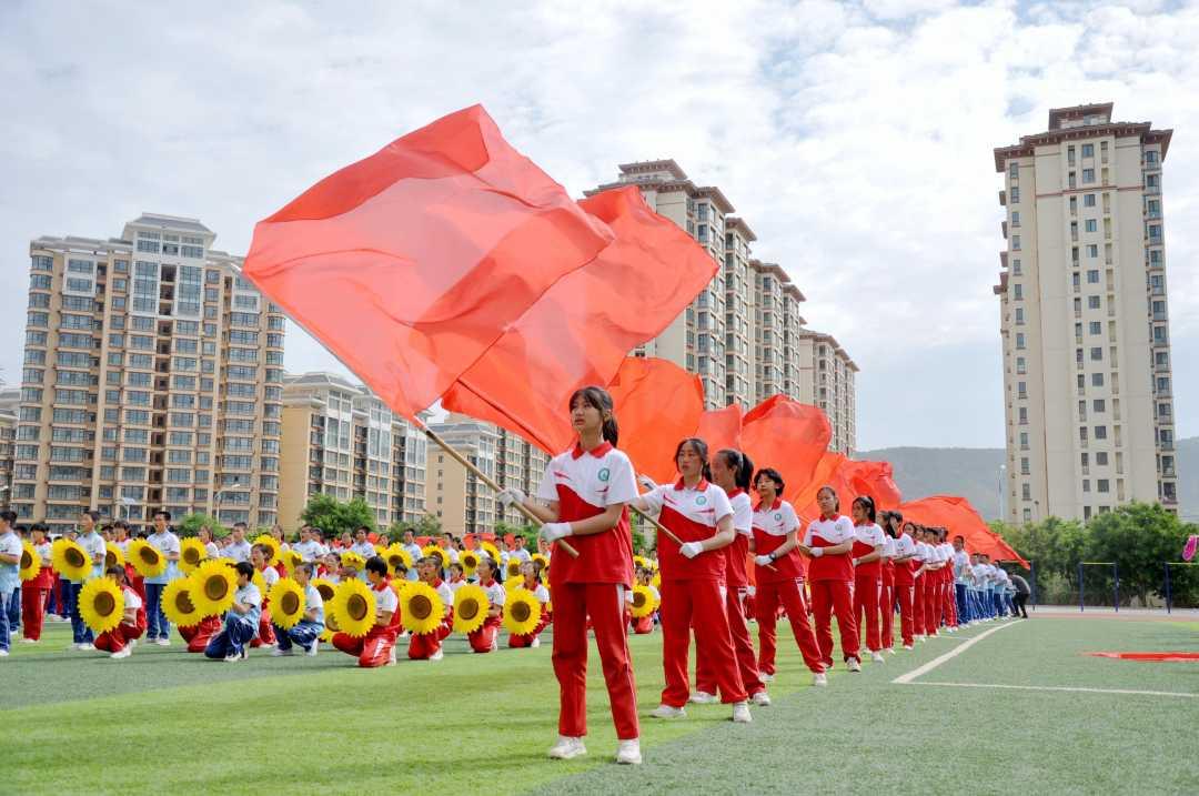 河南巩义:邻居装了摄像头总是盯着我家?业主感觉不安全:想让他拆了,晚上踏踏实实睡个觉